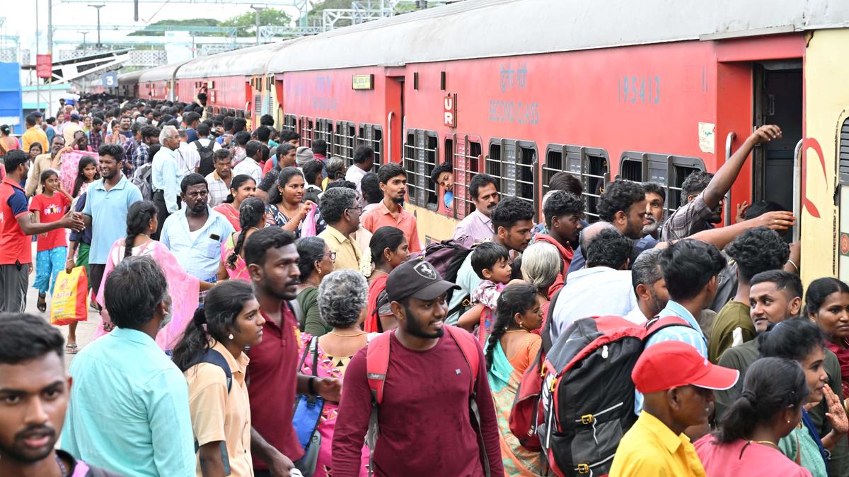 Railways announces 20% discount on return journey tickets for festival season