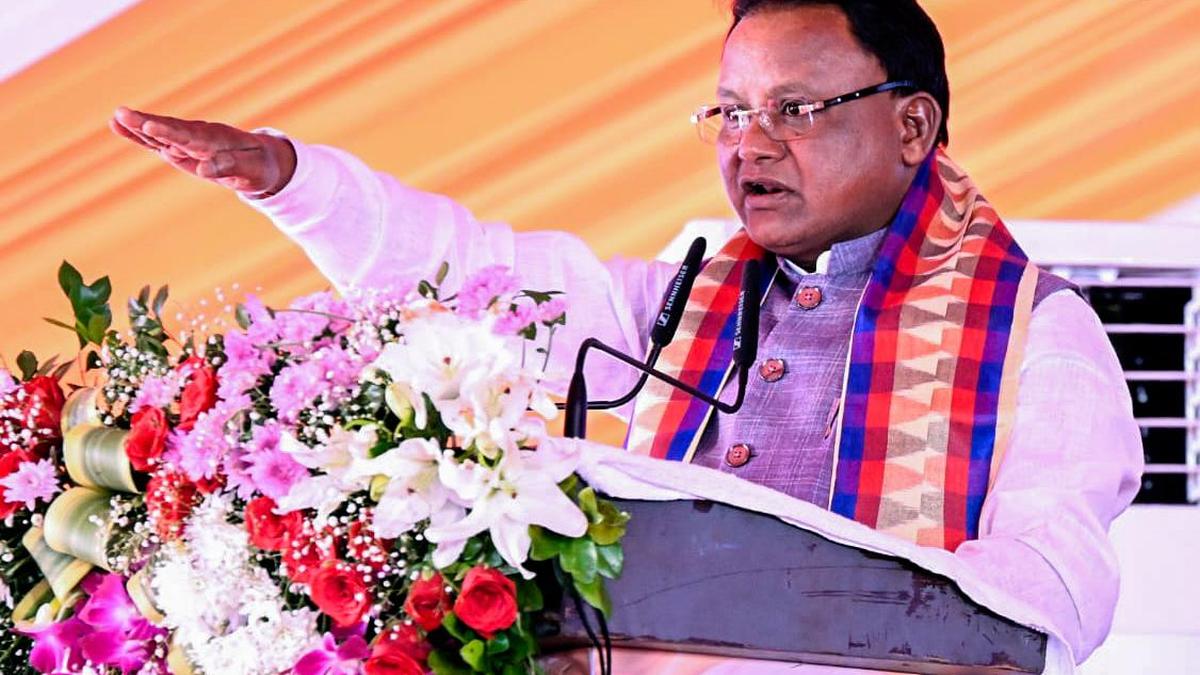 Odisha CM gives away citizenship certificates to 35 persons from Bangladesh