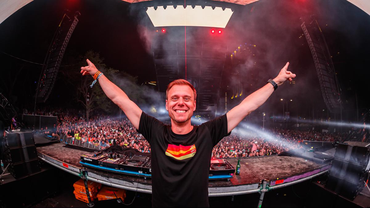 De Nederlandse DJ en EDM-superster Armin van Buuren zal in oktober optreden in de Sunburn Arena tijdens een vierstedentour door India.