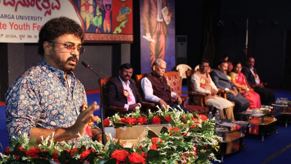 Inter-college youth festival inaugurated at Gulbarga University