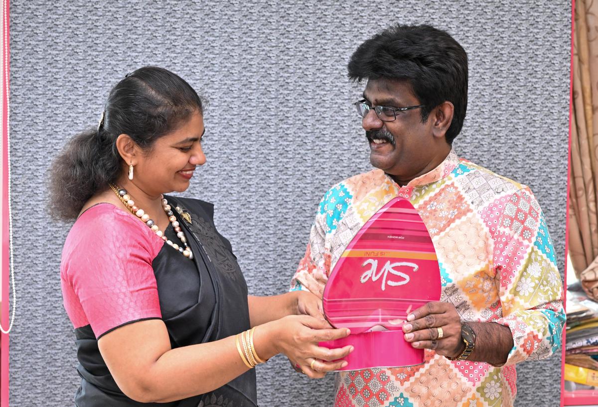 M. Christopher Gnanaraj, with his wife D. Evelin Ponmalar, cherishing his school days’ love memories in Madurai. 