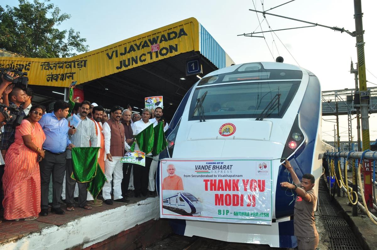 First Vande Bharat Express of Telugu States chugs off from Vijayawada Division - The Hindu