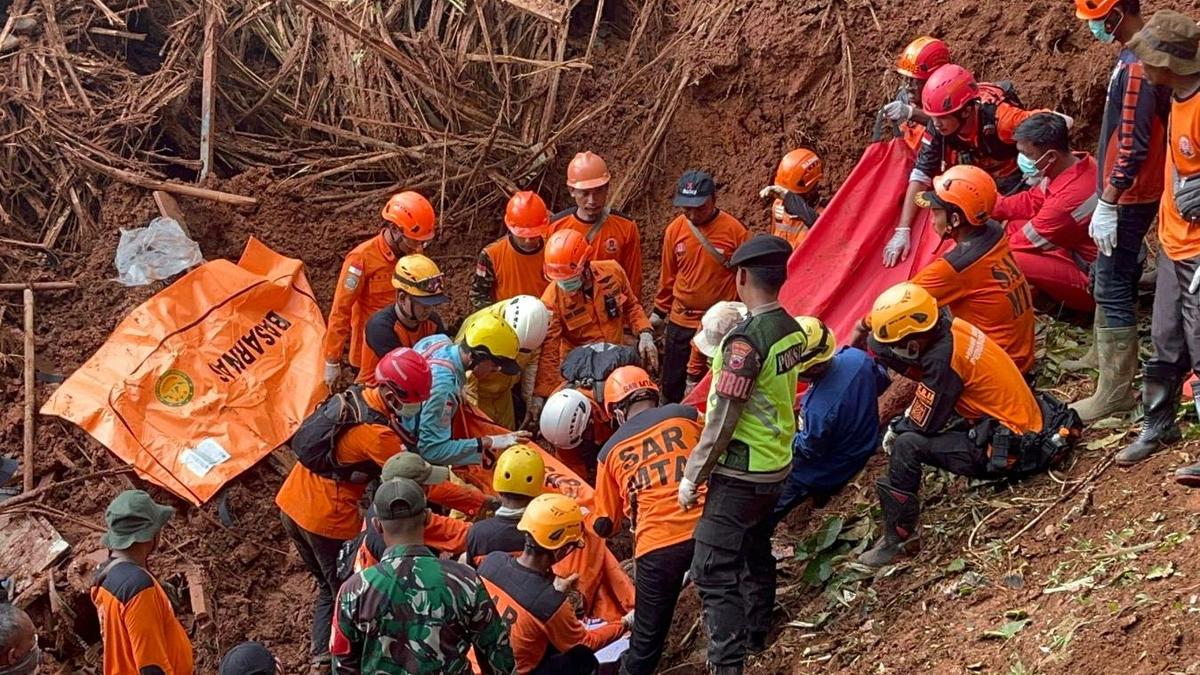 Heavy rains trigger landslides in Cilacap, Central Java; death toll rises to 18