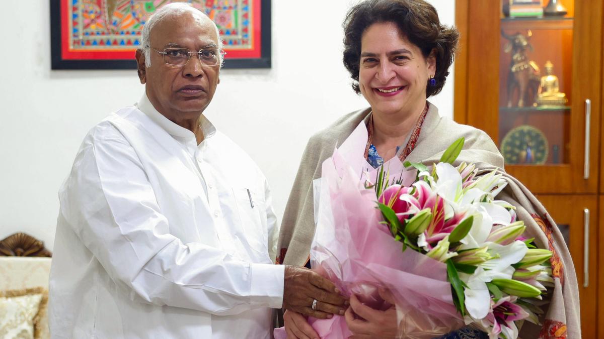 Political spotlight turns to Wayanad, with Priyanka Gandhi Vadra arriving to kick off her LS by-election campaign