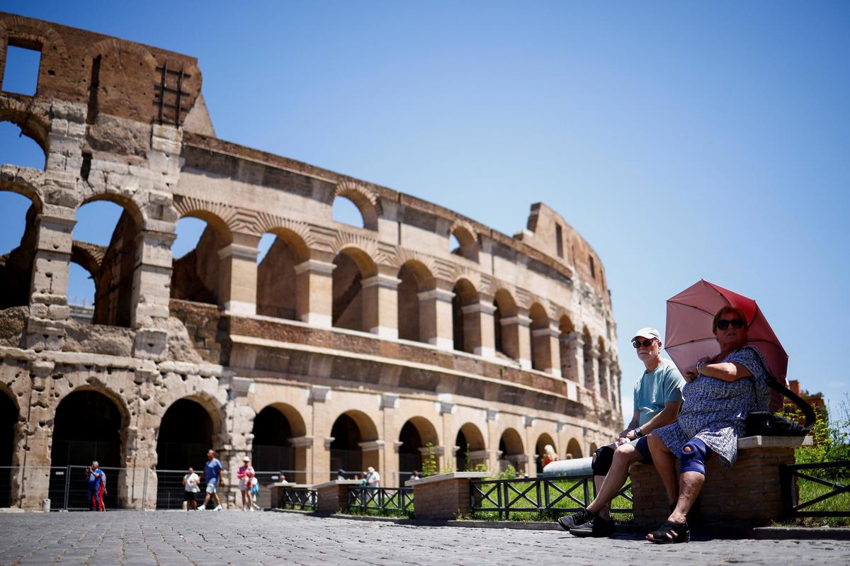 Animal bones, ancient Romans' snack food found in Colosseum