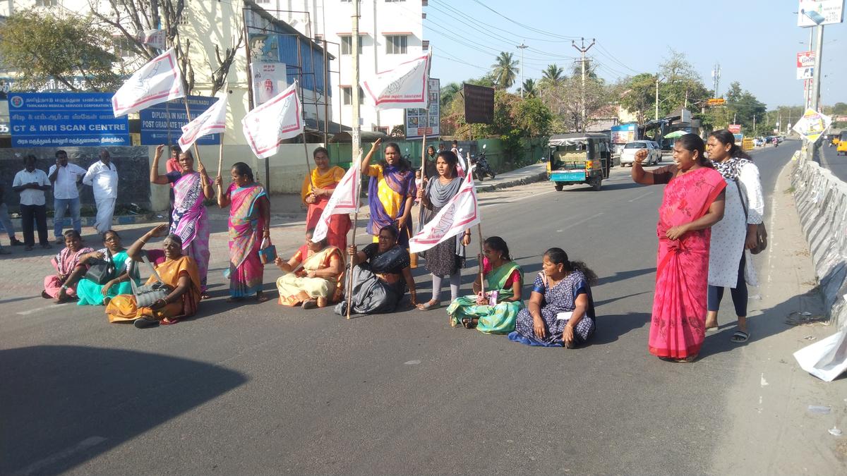 Relatives of dead nursing student protest demanding fair probe