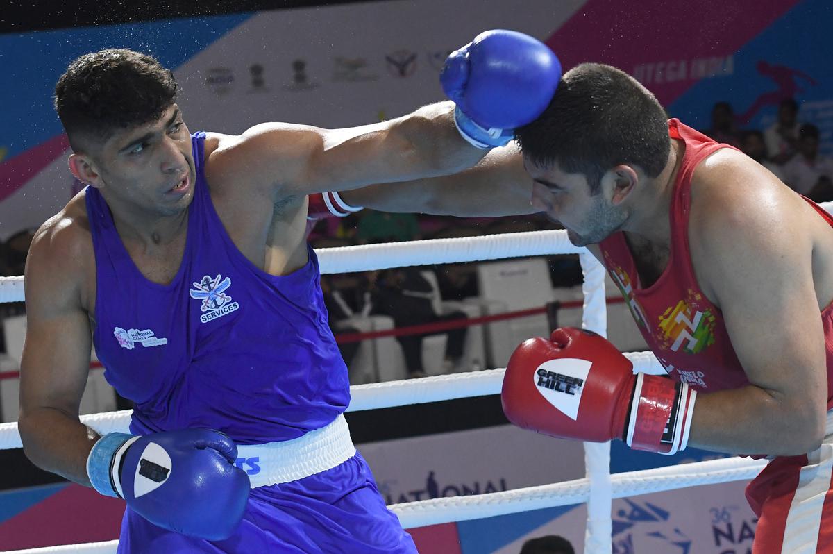 National Games | Boxer Sanjeet shows his class to outwit the young Harish