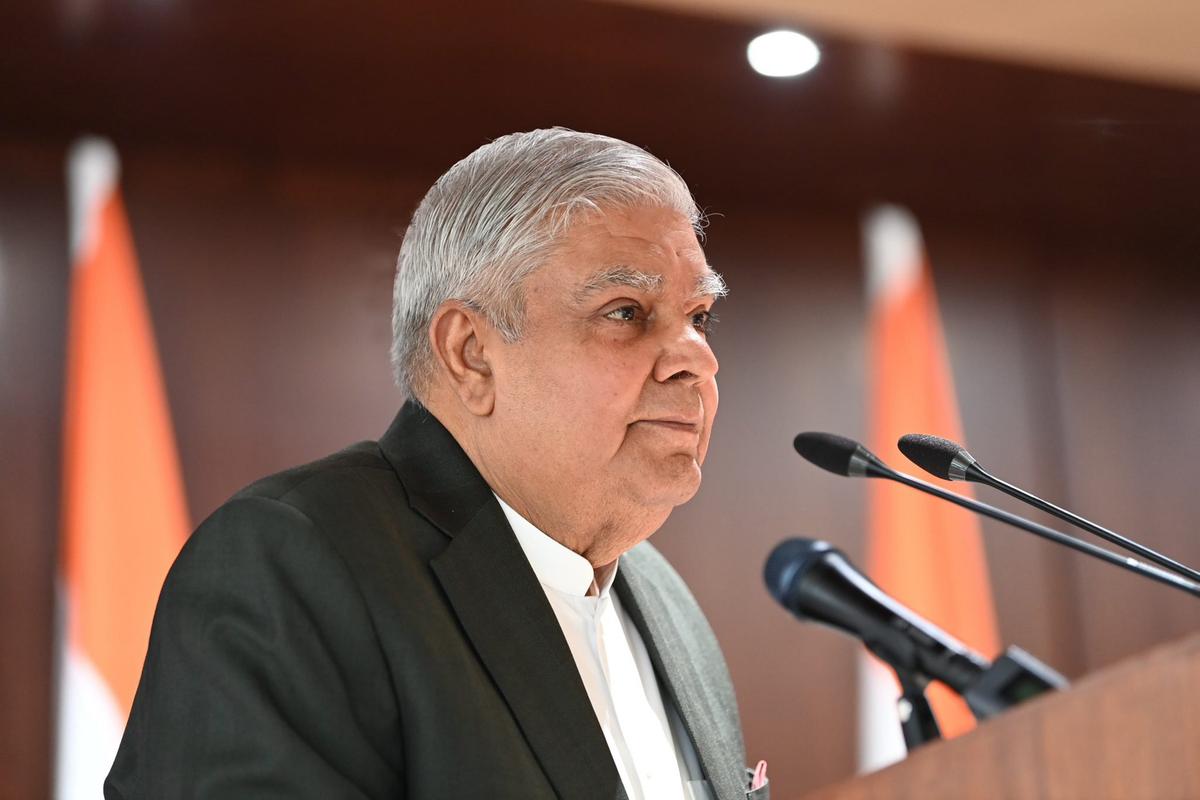 Wakil Presiden mewakili India pada upacara pemakaman besar di Iran