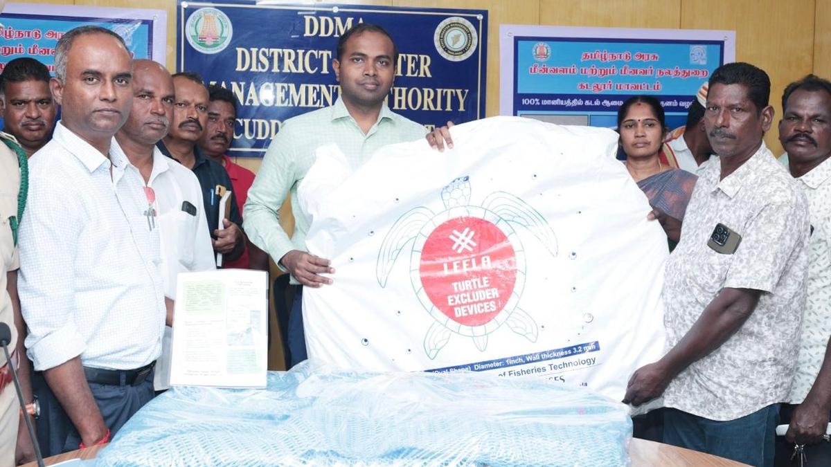 Cuddalore Collector distributes 185 Turtle Excluder Devices to fishermen