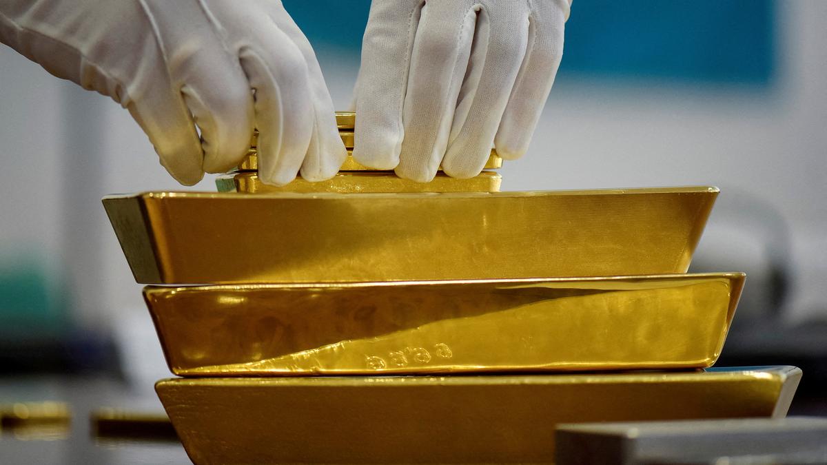 Gold Futures hit record as U.S. shutdown, Federal Reserve cut bets spur ‘safe-haven’ demand