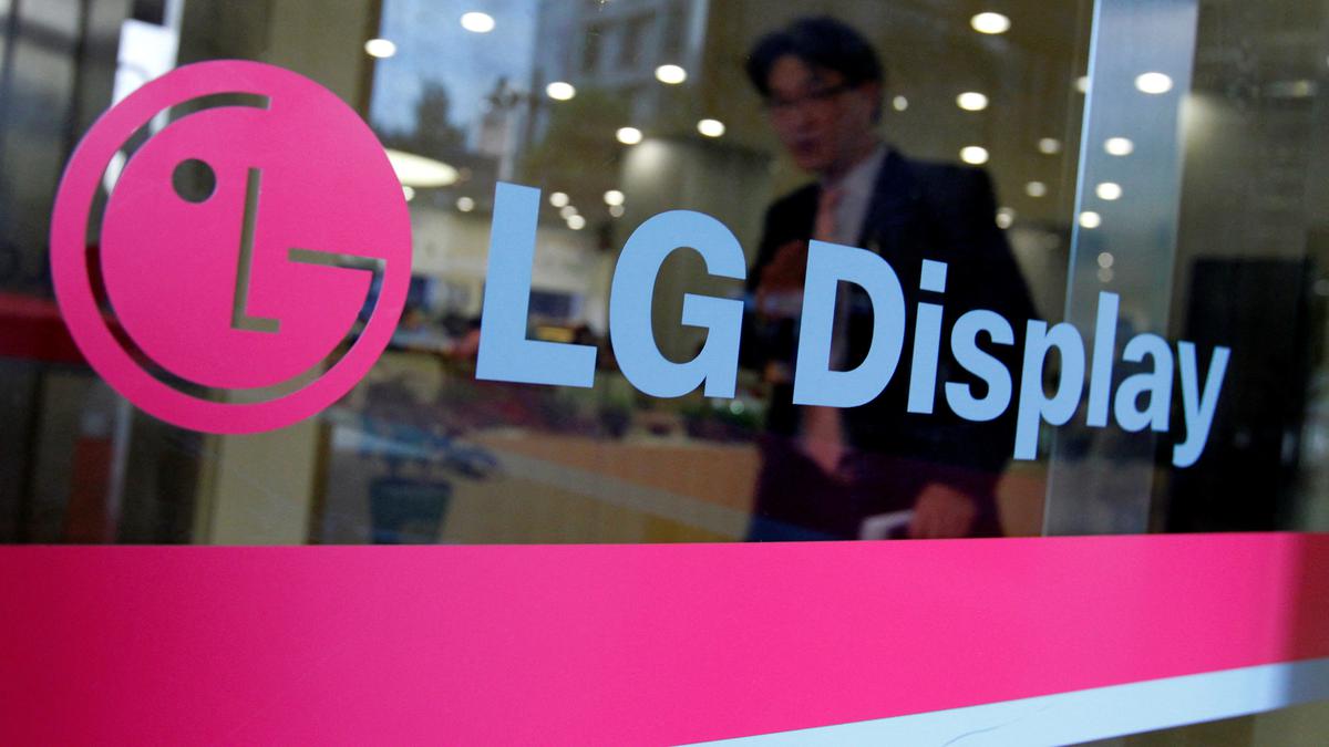 LG Display to supply OLED TV panels to Samsung: report