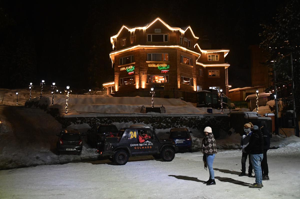 The Kashmir tourism department is set to host colourful events, as visitors flock to the hill stations of Gulmarg and Pahalgam for New Year celebrations.  
