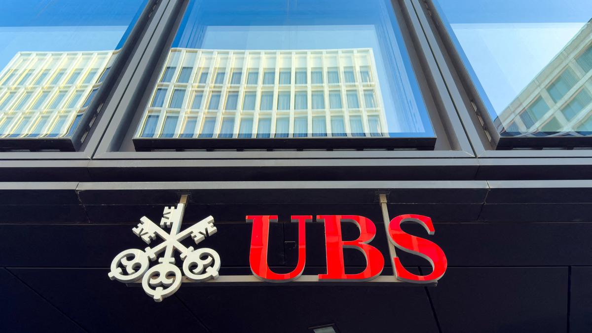 Shaken by crises, Switzerland fetters UBS’s global dream