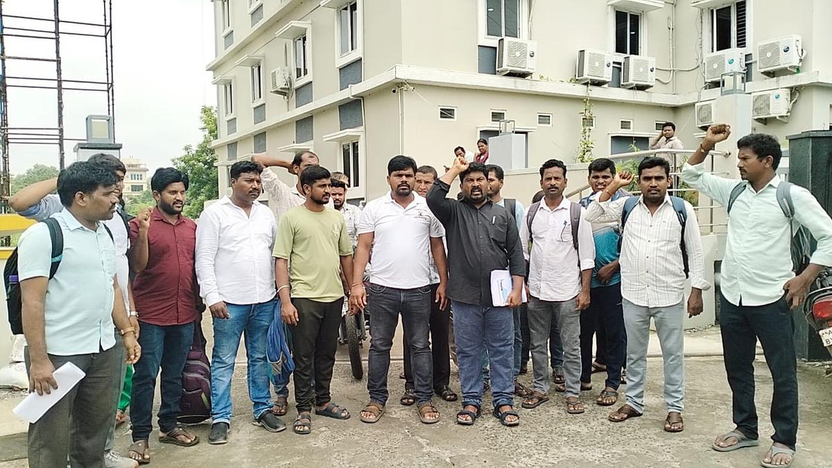 DYFI alleges violation of norms in allotment of DSC posts in Andhra Pradesh