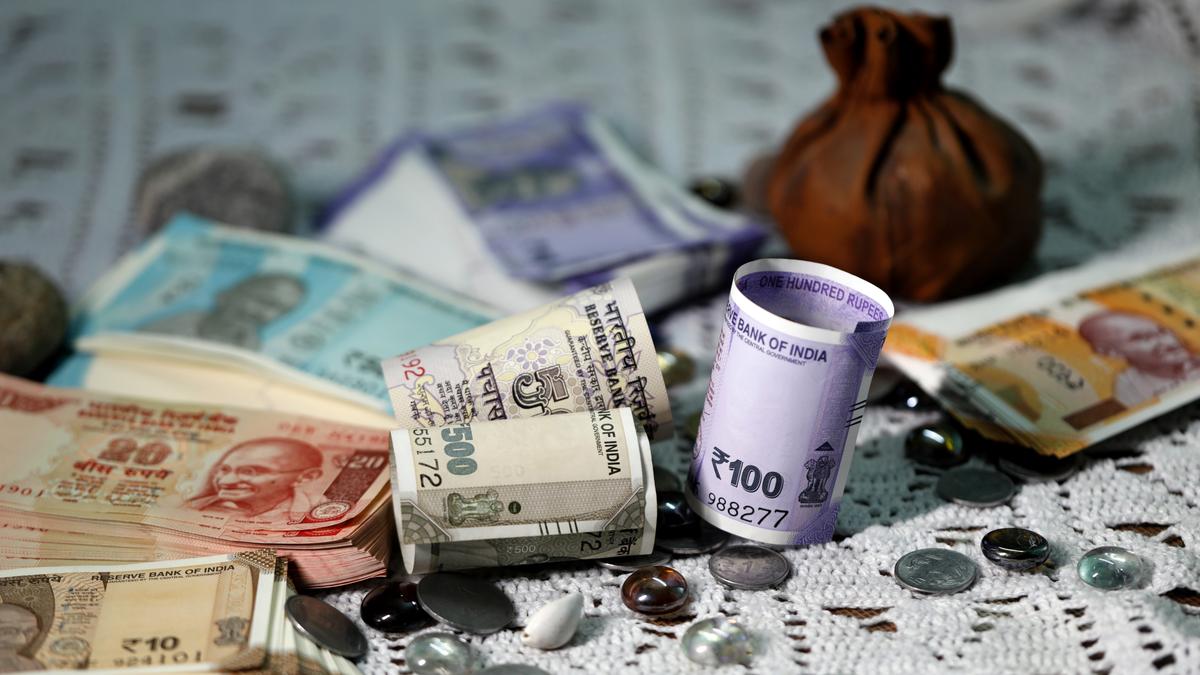 Rupee settles on flat note, rises 1 paisa to 84.07 against U.S. dollar