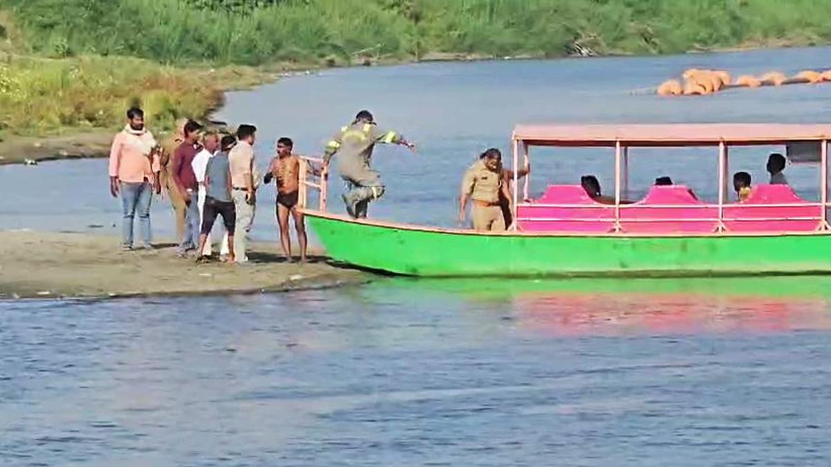 10 dead as boat with devotees capsizes in Mathura