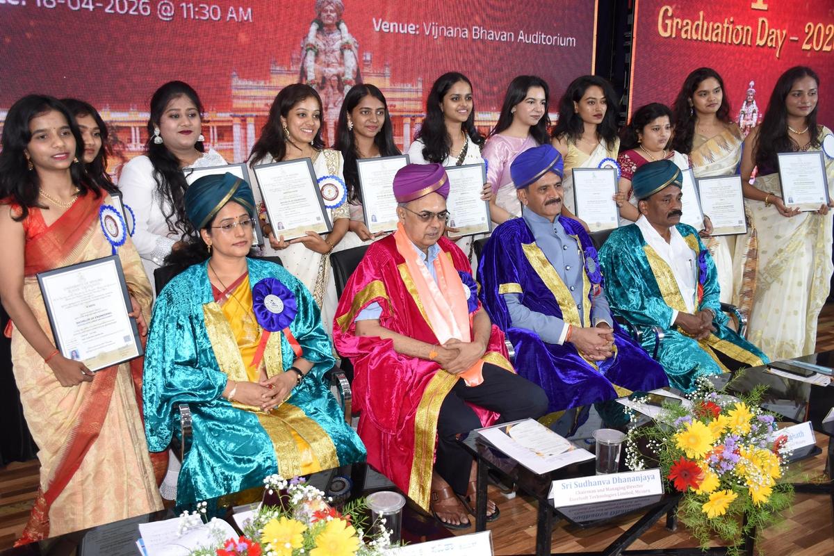 thehindu.com - The Hindu Bureau - Mysore University School of Engineering delivers first batch of graduates
