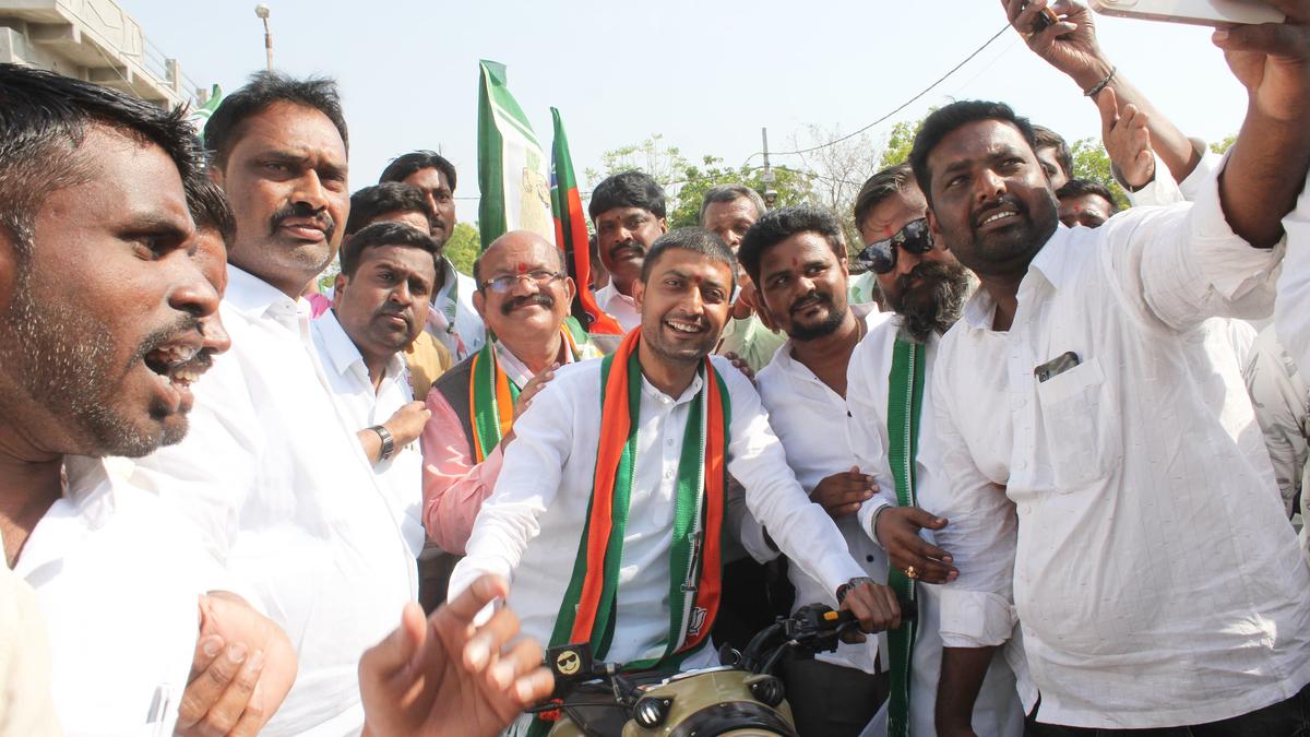 Janata Dal(S) takes out motorcycle rally in Gurmitkal for BJP candidate Umesh Jadhav