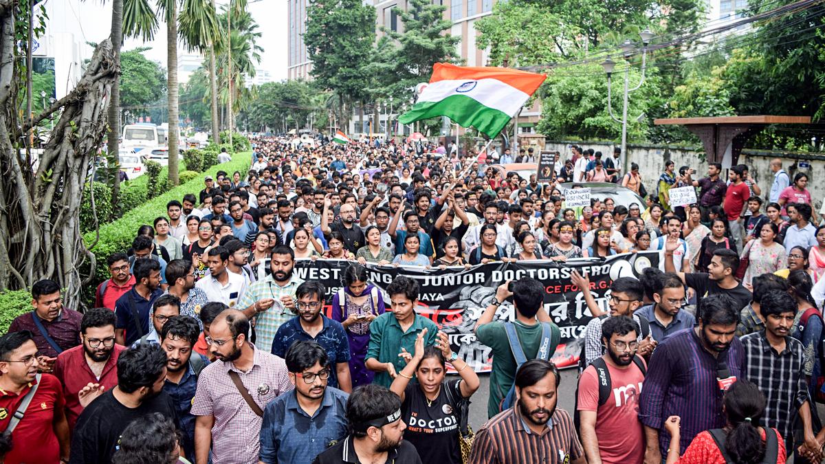 West Bengal's junior doctors restart cease-work strike, say safety demands  not met - The Hindu