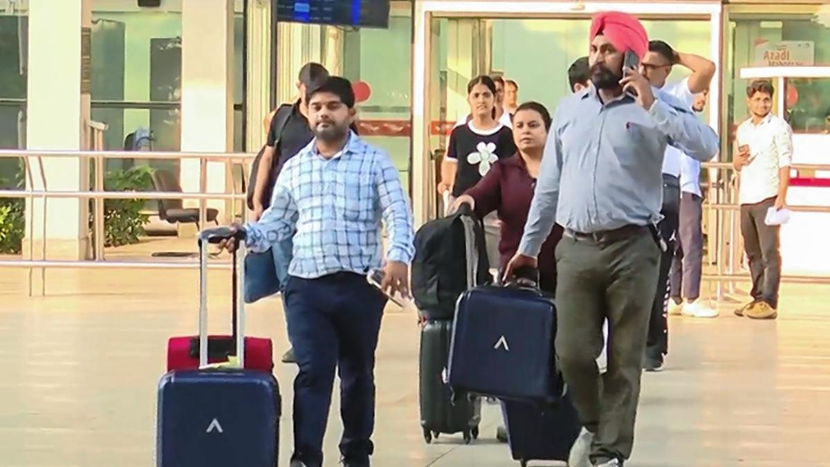 Bomb threat to flights: Delhi man arrested for posting threat messages on  email 