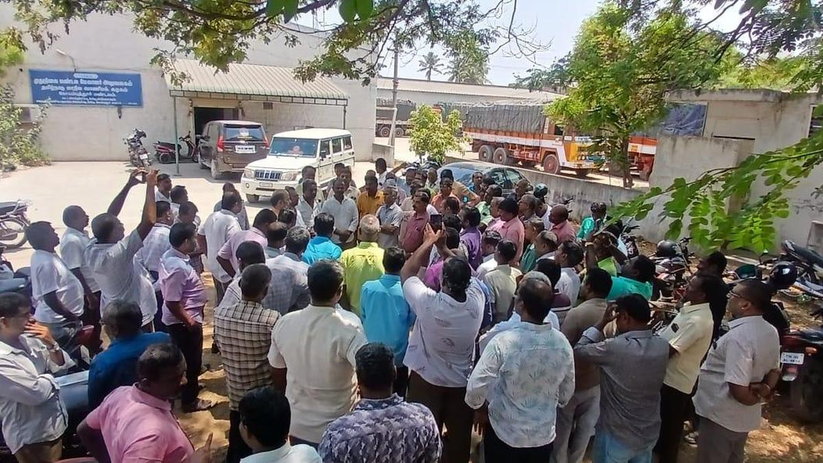 Tasmac employees stage protest over difficulties in bottle buy-back scheme