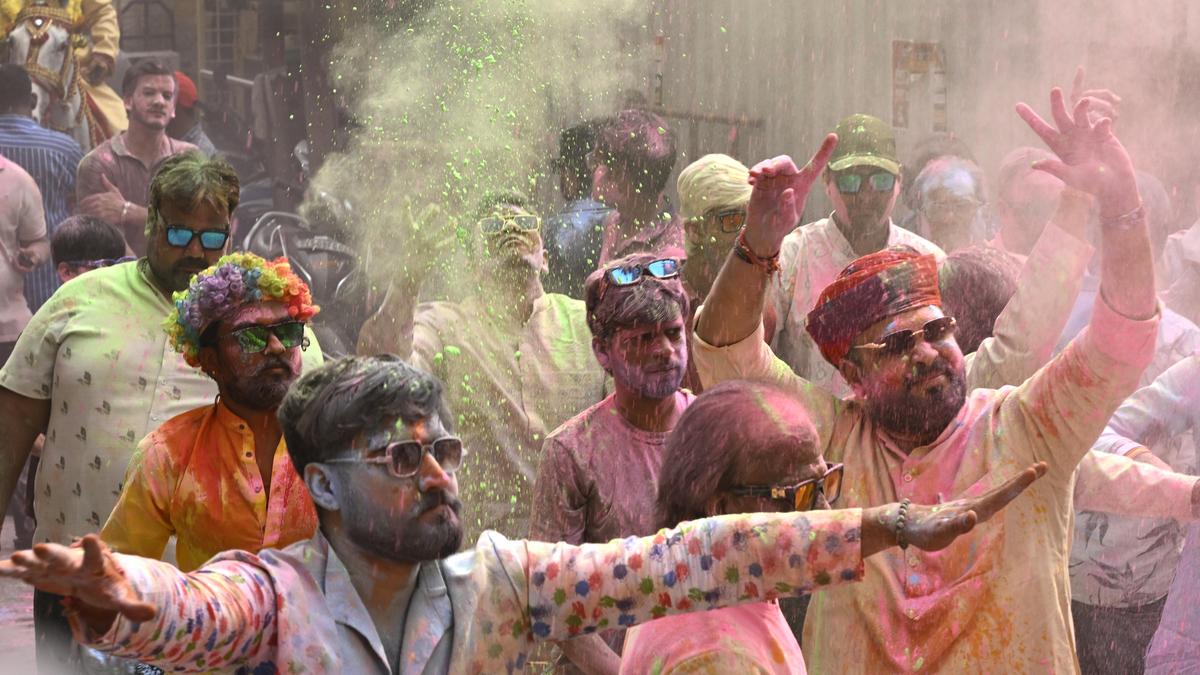 Holi restrictions in Hyderabad: Liquor outlets to remain shut from 6 a.m. to 6 p.m. on March 3