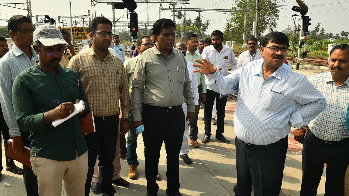 DRM inspects Salem Railway Junction to plan development works