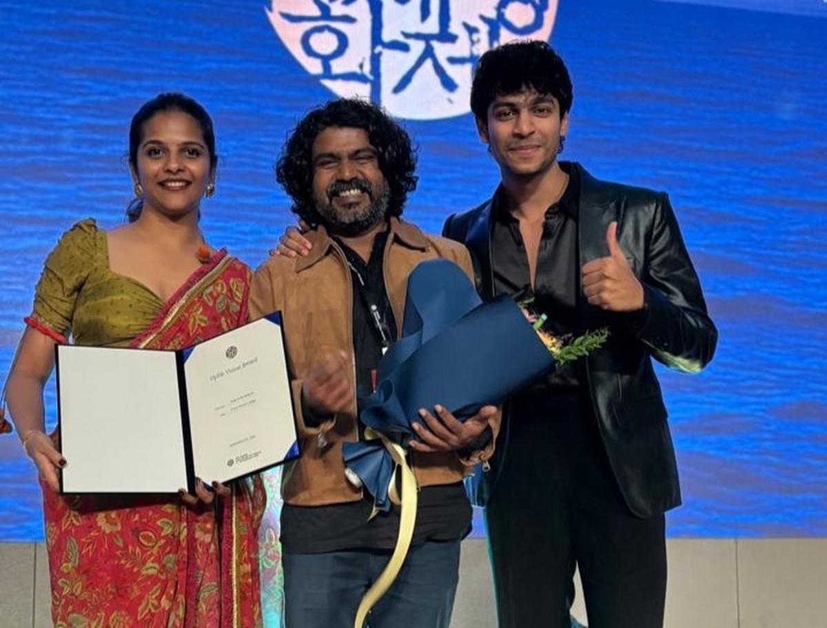 Bhanu Priyamvada, Sanju Surendran and Roshan Abdul Rahoof with the Hylife Vision Award Bhanu Priyamvada, Sanju Surendran and Roshan Abdul Rahoof with the Hylife Vision Award
