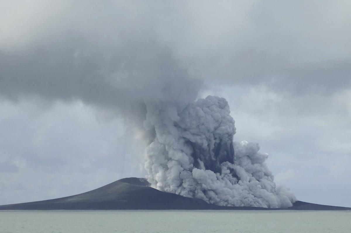 The Hunga Tonga-Hunga Ha’apai volcano erupts near Tonga in the South Pacific Ocean on January 14, 2015. The volcano shot millions of tons of water vapour high up into the atmosphere according to a study published Thursday, September 22, 2022, in the journal Science.