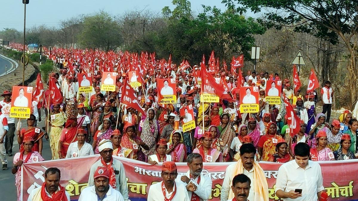 Farmers have stopped long march, but will head to Mumbai if demands are not met: CPI(M) legislator