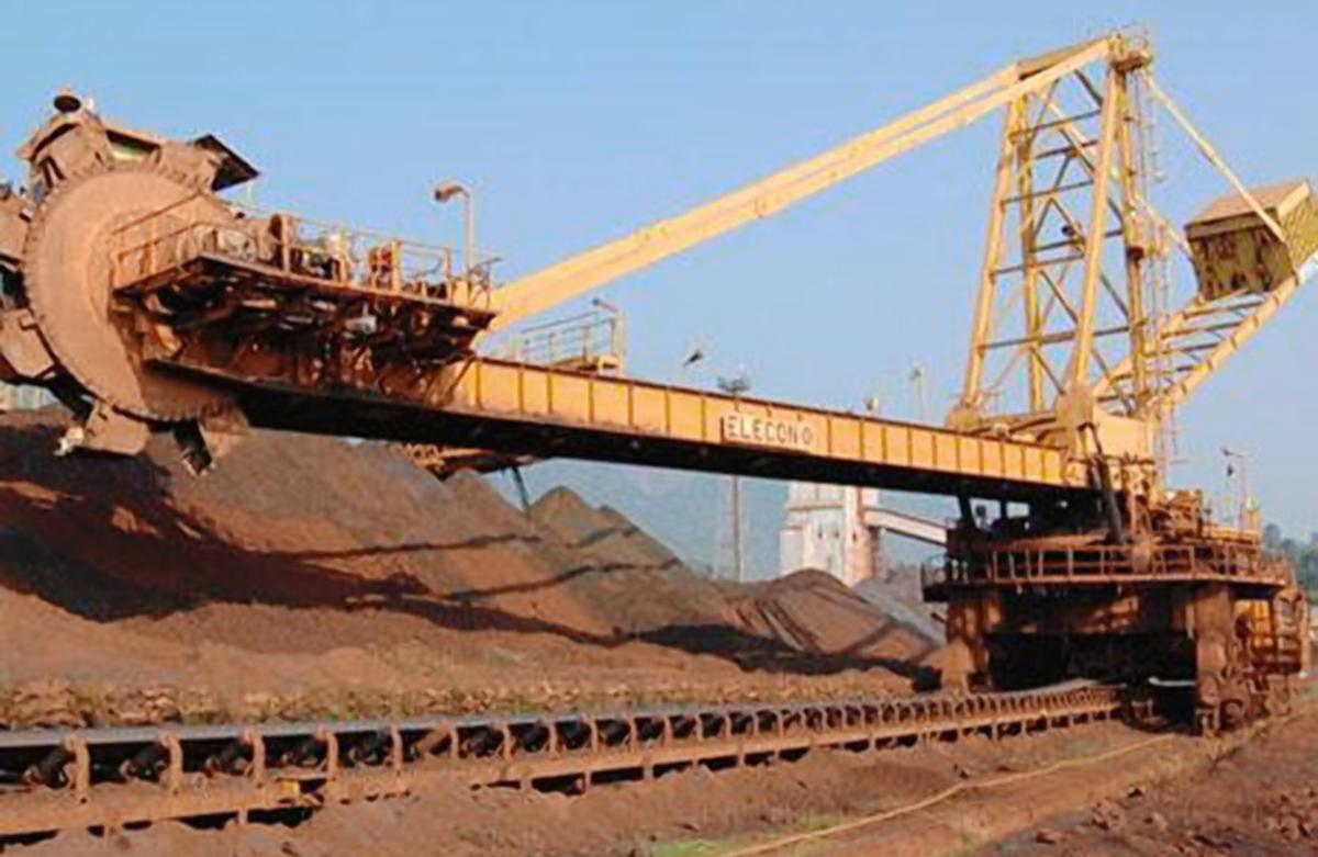 NMDC slashes iron ore prices by ₹300 a tonne