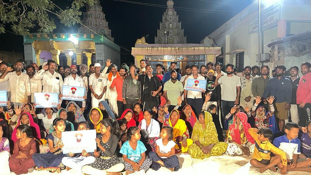 Tanda residents stage protest against anganwadi worker converting Hindus as Christians in Belagavi district