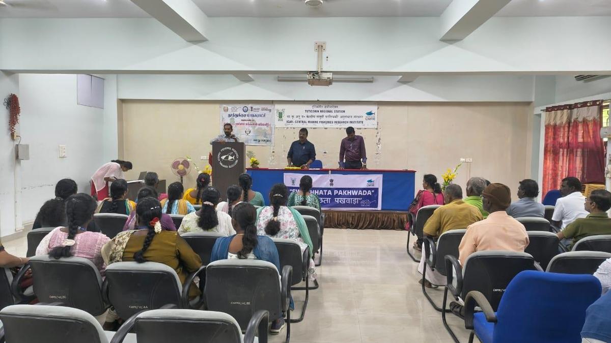 Swachhta Pakhwada  programme held at ICAR-CMFRI regional station in Thoothukudi