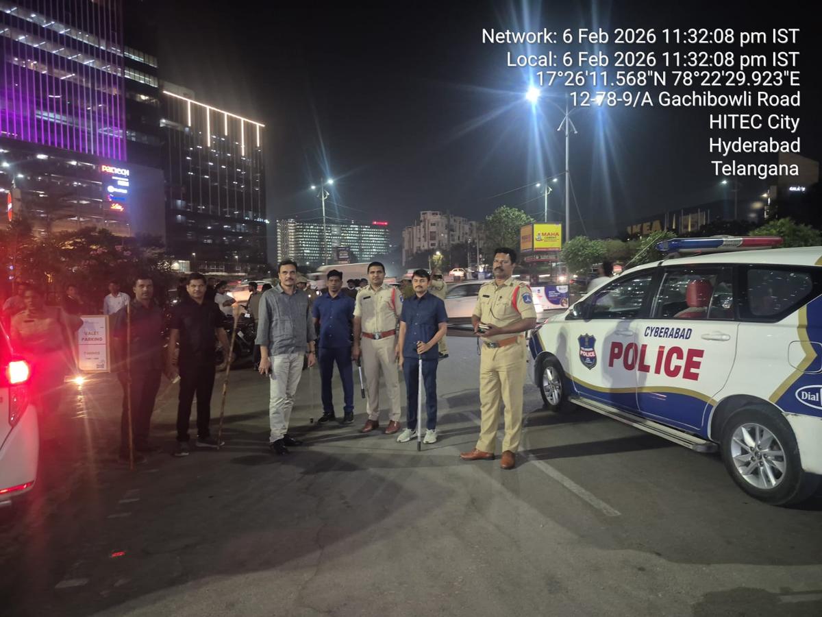 Cyberabad police have stepped up security to curb dangerous and prohibited activities in stretch around Café Niloufer and near T-Hub in Knowledge City