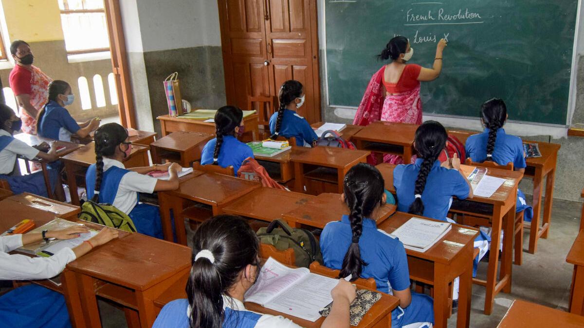 Supreme Court stays HC verdict asking UP govt to prepare fresh selection list of 69000 assistant teachers