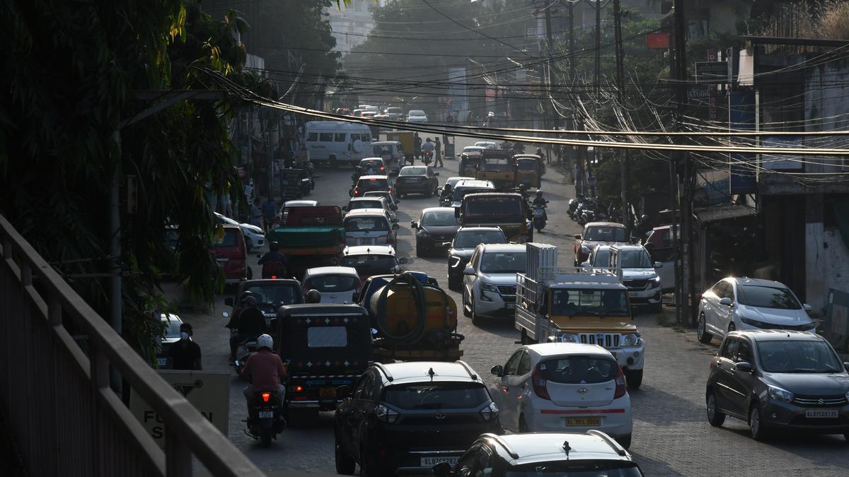 Metro extension: plan to divert vehicles through alternative roads yet to be ready