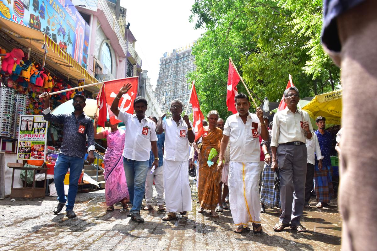 Sewage water stagnates near Meenakshi temple, says CPI(M) 