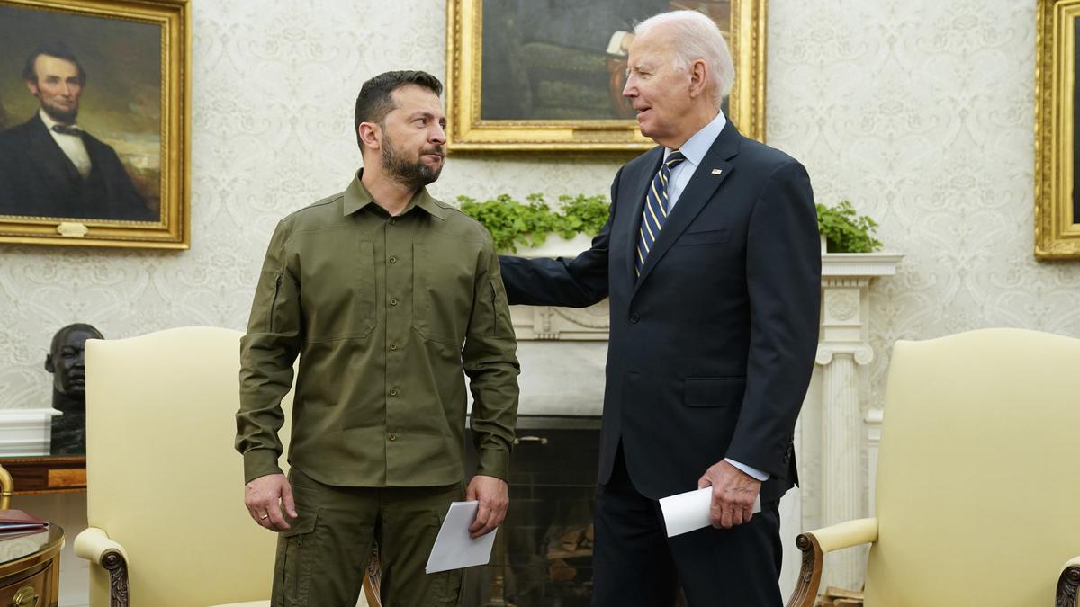 Biden invites Zelensky to the White House amid a stepped-up push for U.S. Congress to approve more aid