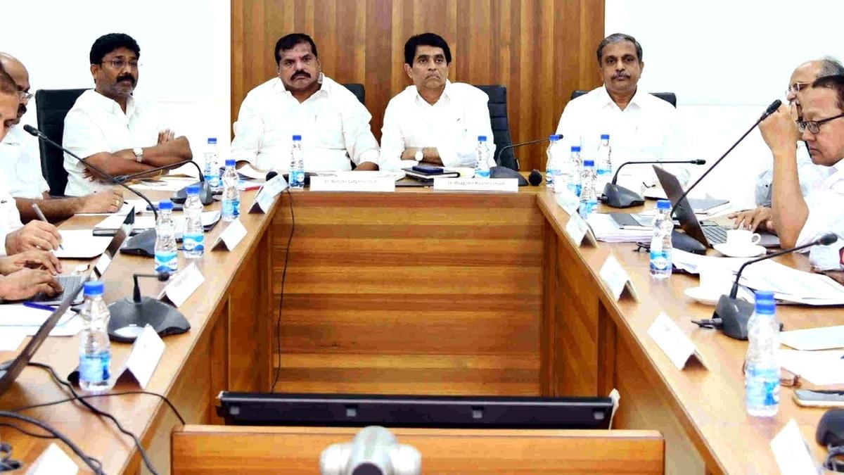 Group of Ministers holds talks with employees unions on GPS