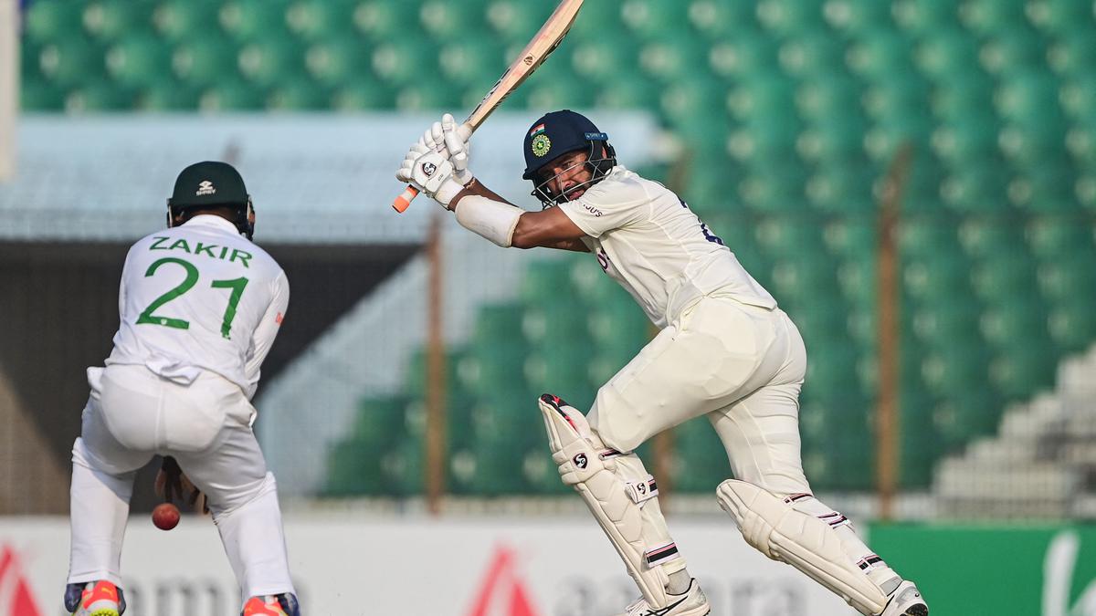 Pujara and Shreyas revive Indian innings with a crucial partnership