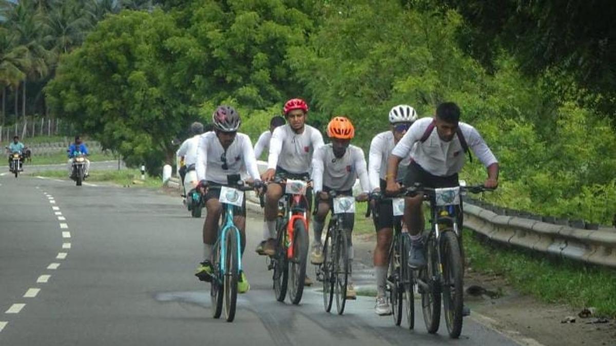 St. Joseph&rsquo;s University NCC cadets cycle 650 km from Bengaluru to Kanyakumari in 45 hours