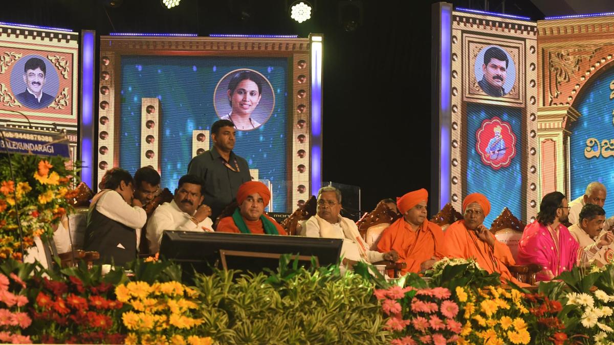 Channamma, Rayanna taught us not to discriminate between people, says CM
