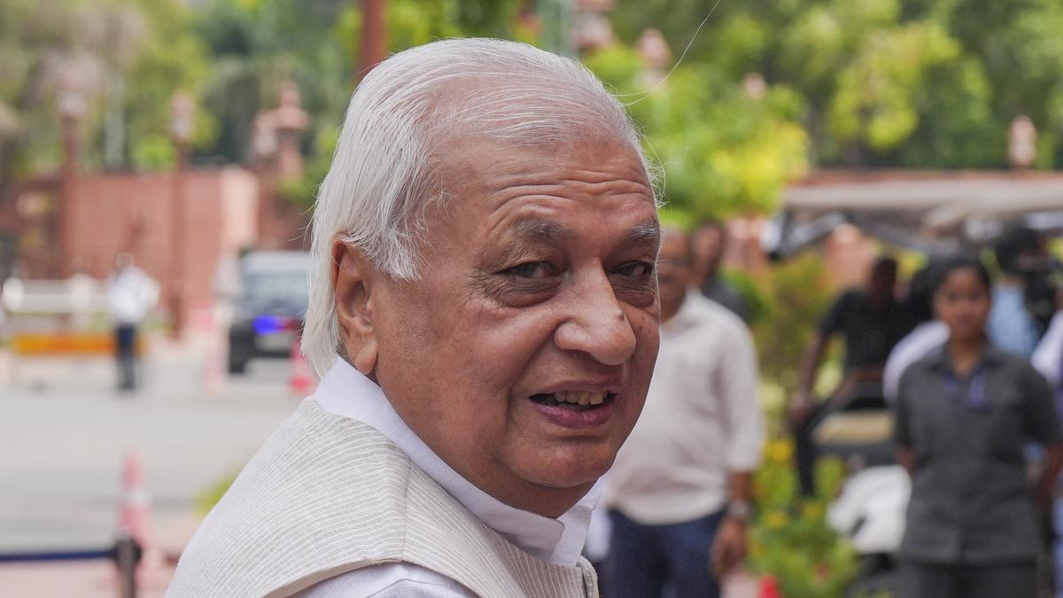 Outgoing Kerala Governor Arif Mohammad Khan bids adieu to the State after a five-year politically tumultuous tenure