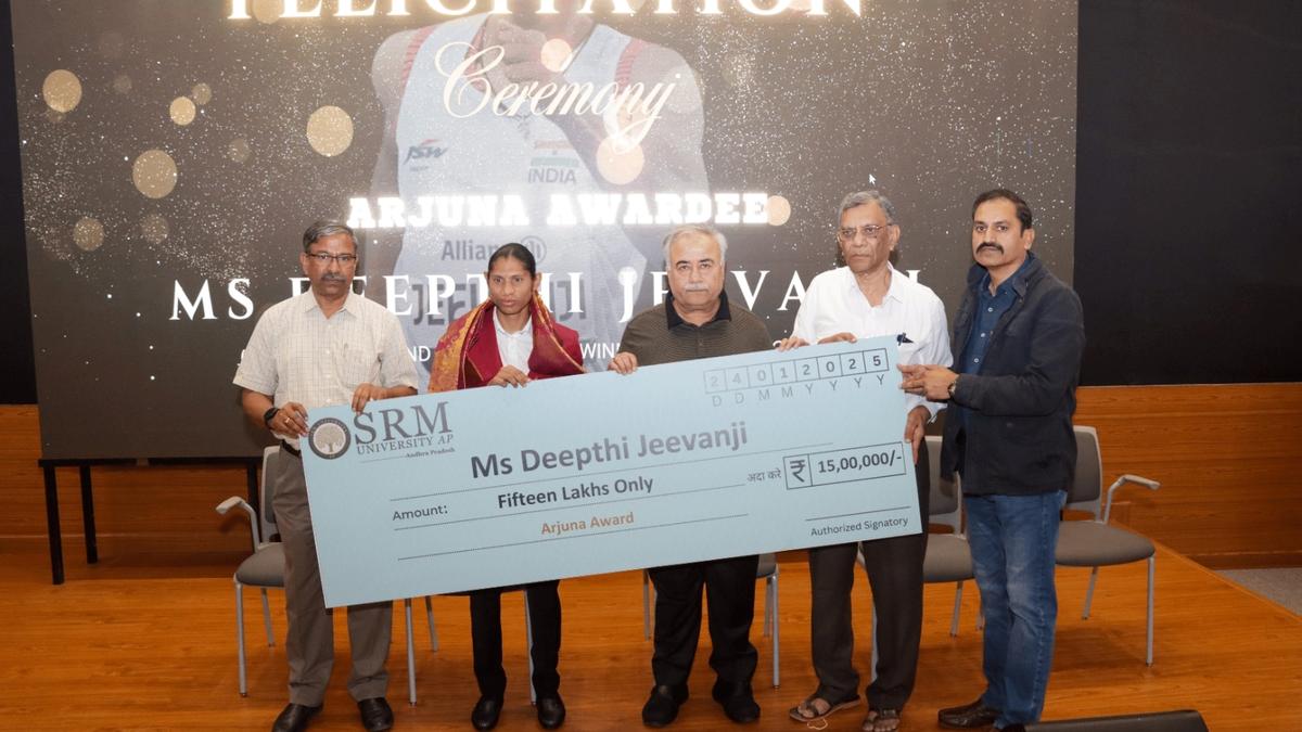 SRM-AP University felicitates champion athlete and Arjuna awardee Deepthi Jeevanji