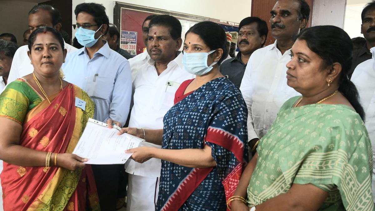 Kanimozhi takes stock of progress made in flood-hit areas in Thoothukudi