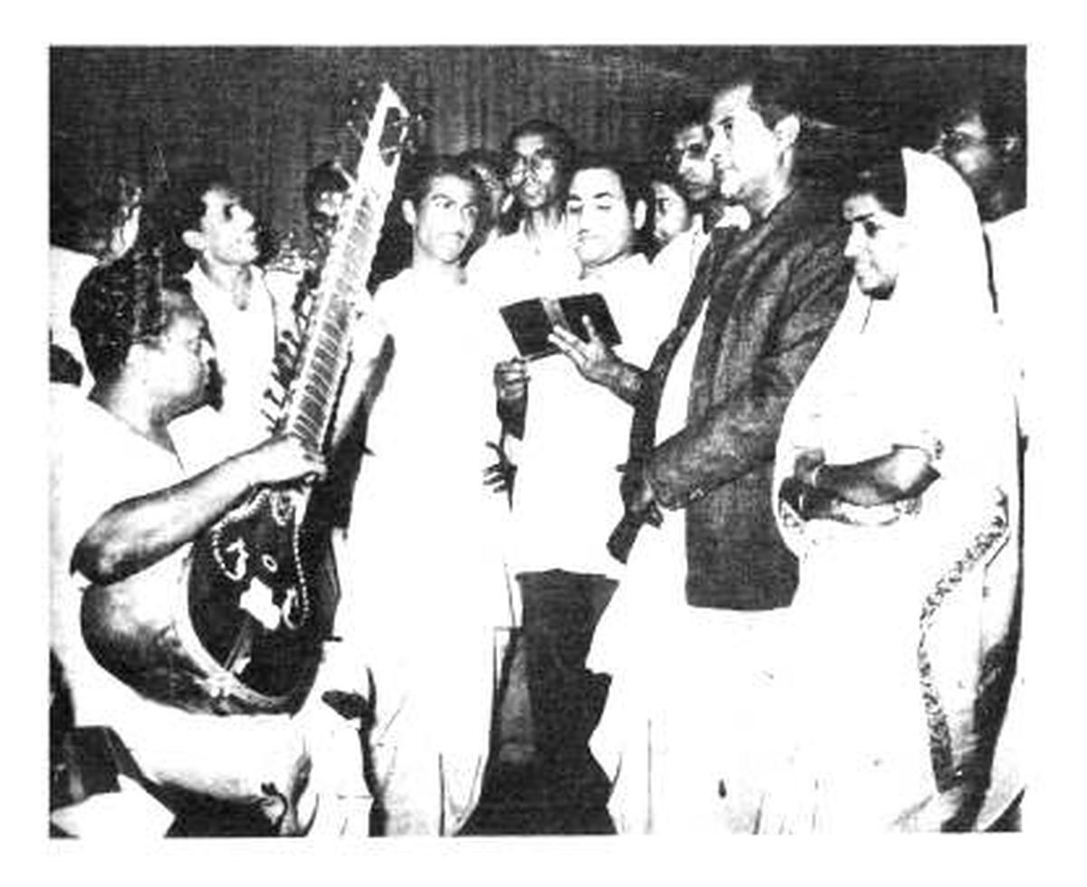 The composer with legends Lata Mangeshkar, Bimal Roy, film-editor H. Mukerji and Mohammed Rafi during the recording of Do Bigha Zameen at Mohan Studios. The composer with legends Lata Mangeshkar, Bimal Roy, film-editor H. Mukerji and Mohammed Rafi during the recording of Do Bigha Zameen at Mohan Studios.