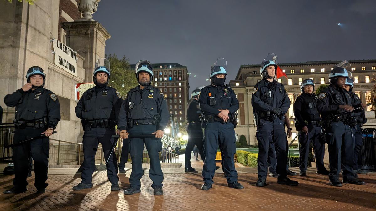 NYPD storms Columbia University again to clear out anti-war student protestors
