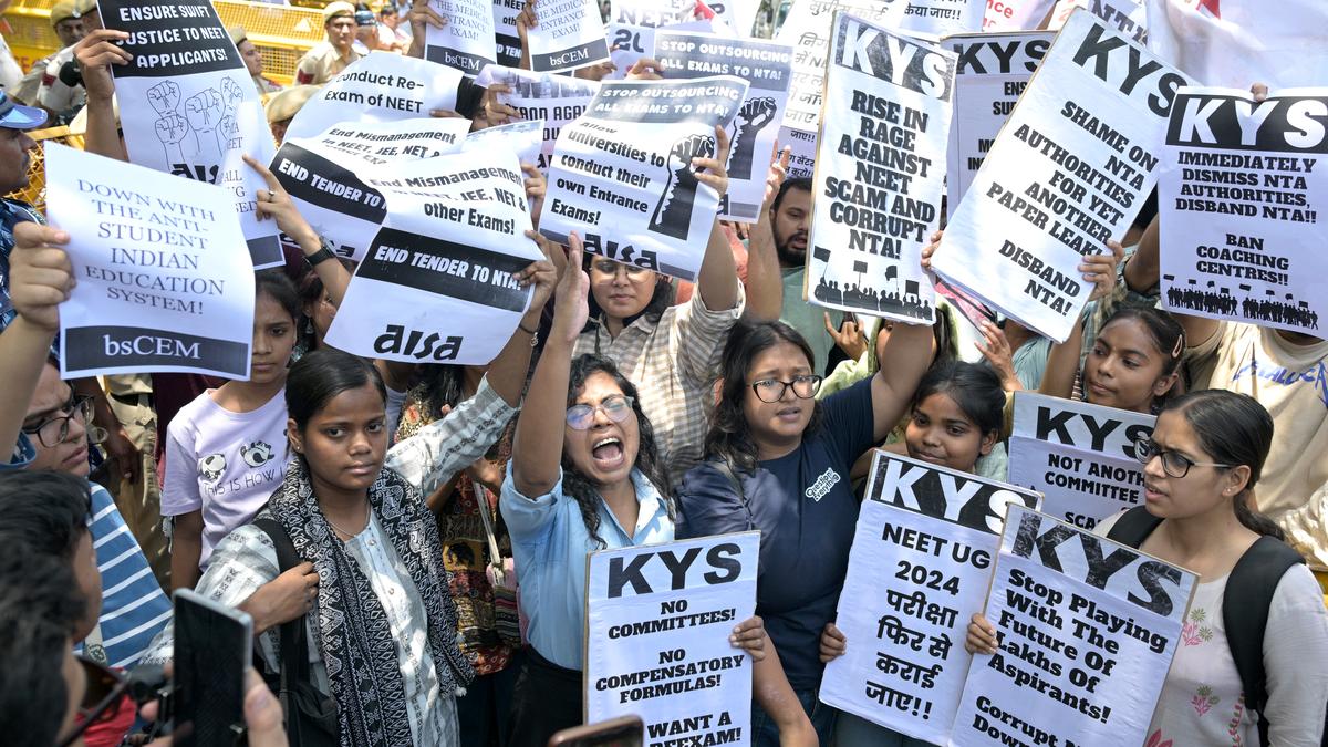 Student outfits protest NEET ‘irregularities’, seek probe  