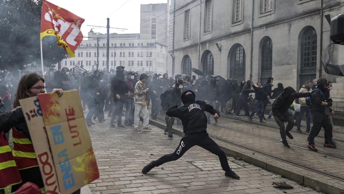 Anger at Macron mounts as French unions hold new protests