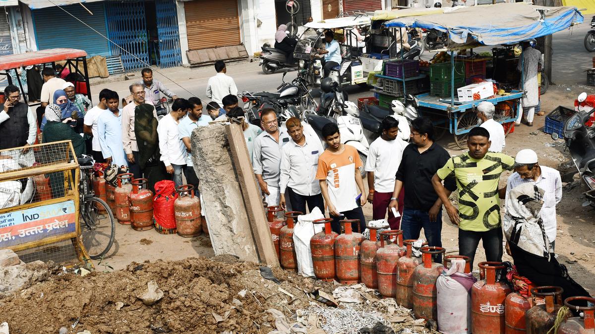 Congress criticises BJP for gas shortages, highlighting public suffering amid viral videos of long queues in Uttar Pradesh